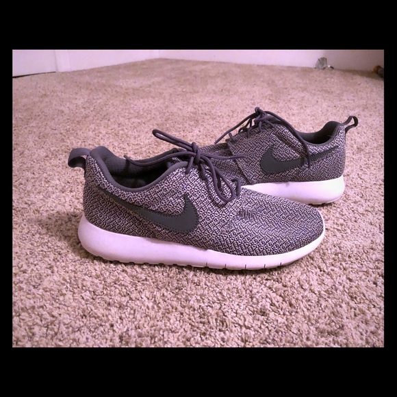 Nike Shoes - SOLD. Nike Roshe Shoes